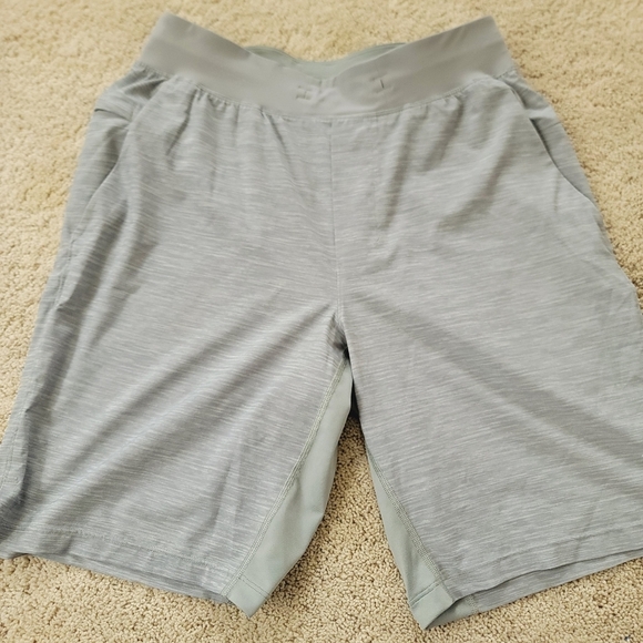 Lululemon T.H.E. Short *Linerless 9" M - Picture 2 of 9